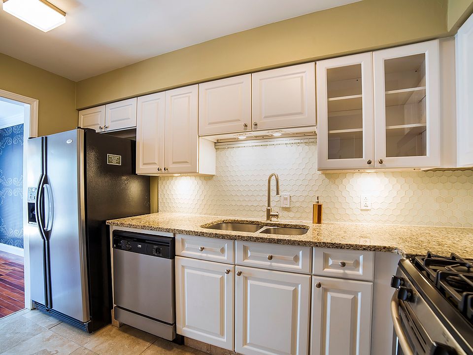 Newly updated townhome