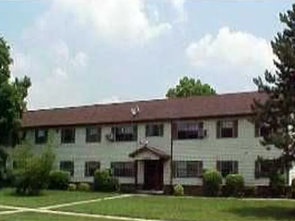 1220 Bedford Woods Dr, Toledo, OH 43615