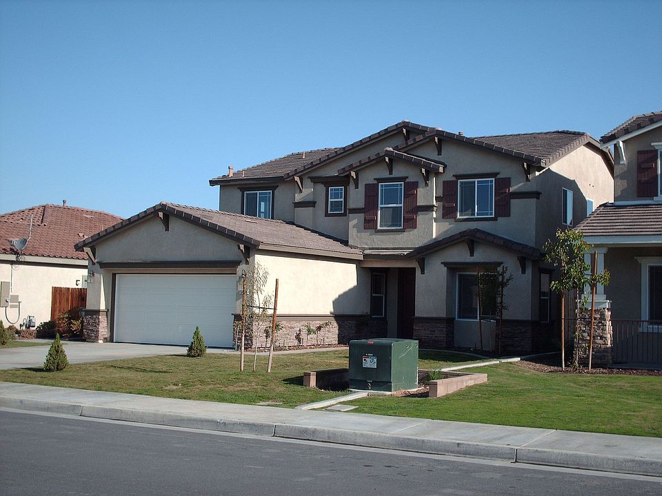 5418 Rockview Dr (Front)