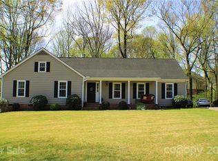 6107 Lexham Ln, Charlotte, NC 28277