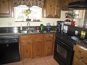 5th image of 1110 Kensington Ct