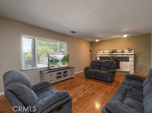 3rd image of 3703 Conning St