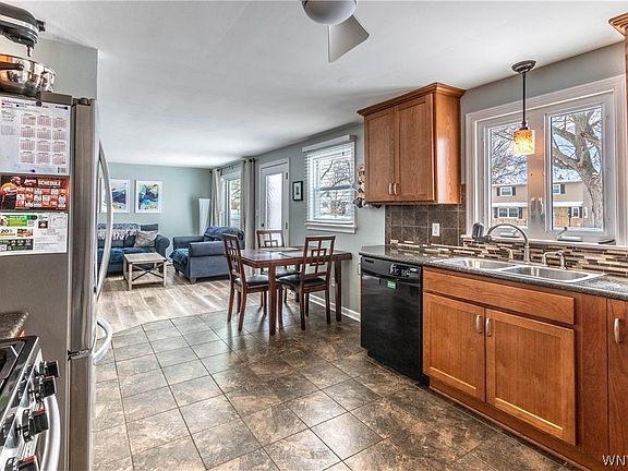 3rd image of 127 Briarcliff Rd