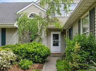 1 Northumberland Dr, Shoreham, NY 11786