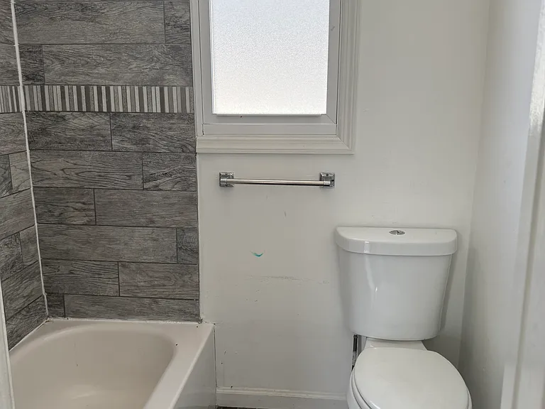 552 Court St #2 — Photo 9