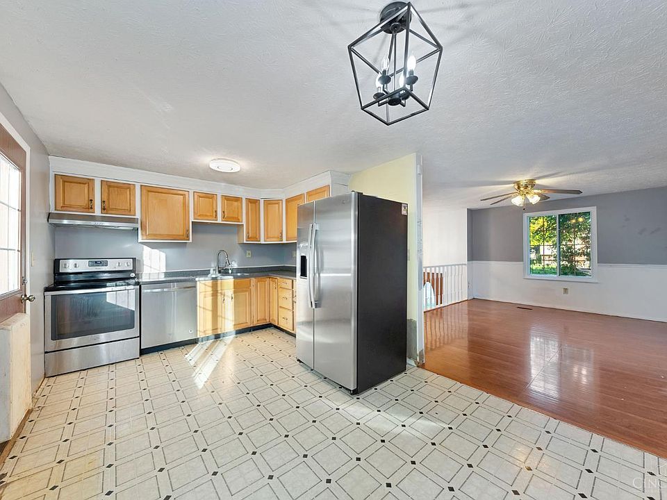 2nd image of 1369 Firethorne Dr