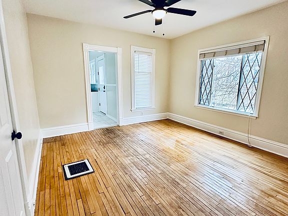 3rd image of 346 Norwood Ave SE #1
