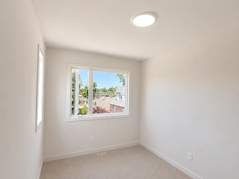 72 Dorothy St — Photo 8