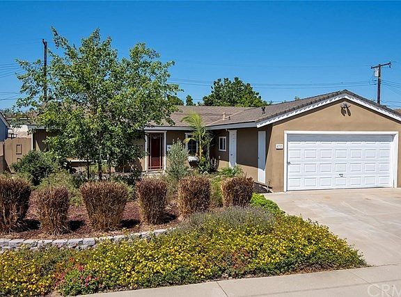 3rd image of 6713 Yosemite Dr