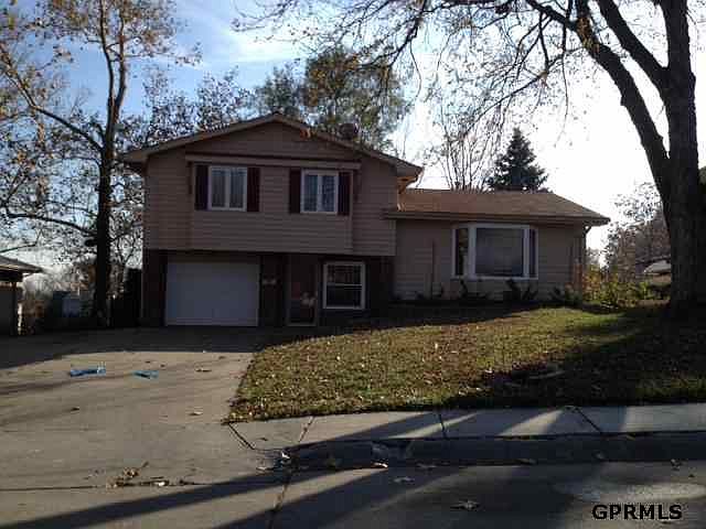 1st image of 713 E 7th St