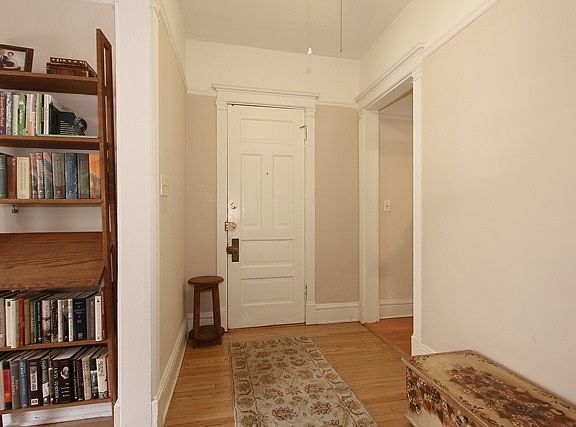 2nd image of 5555 S Blackstone Ave #1