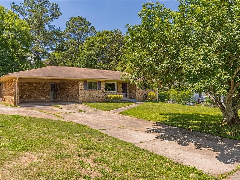 3213 Bobbie Ln — Photo 2