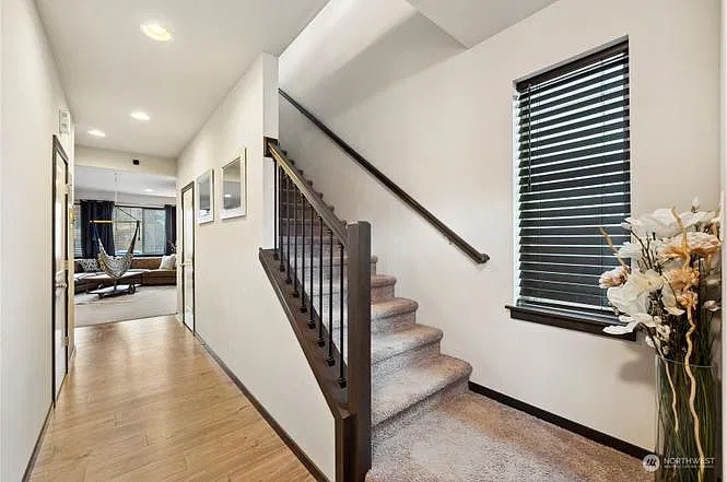 3 bed, 2040 sqft, $3,200 — Photo 2