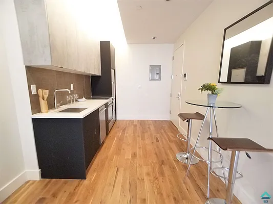 Rented by EXR | media 14