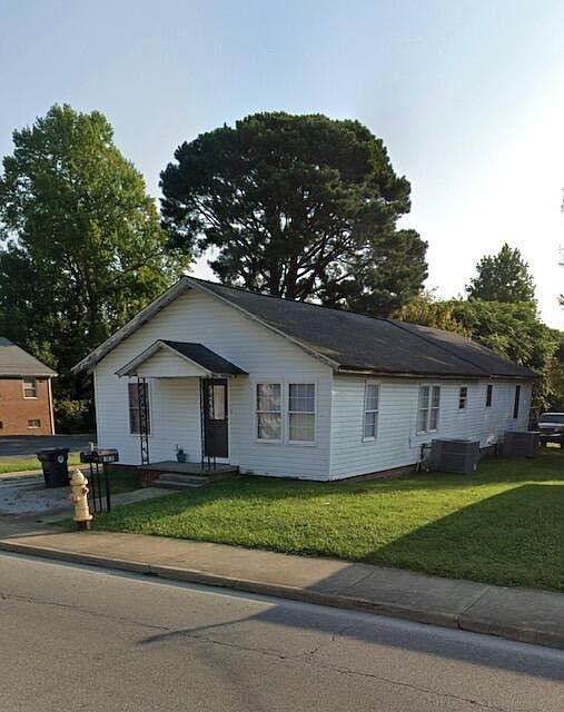 1st image of 1019 S Main St