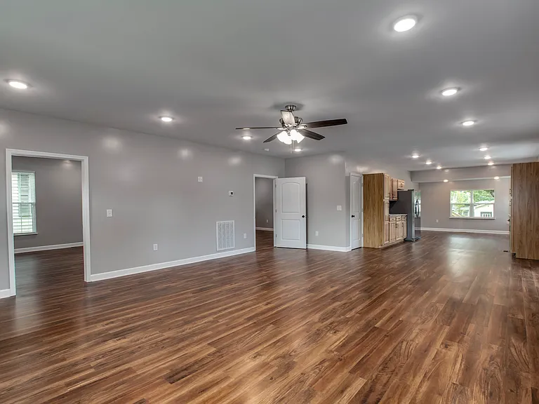 327 Ohio Ave #327 — Photo 24