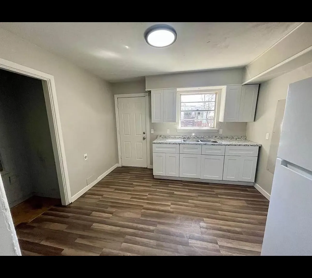2 bed, 650 sqft, $800 — Photo 2