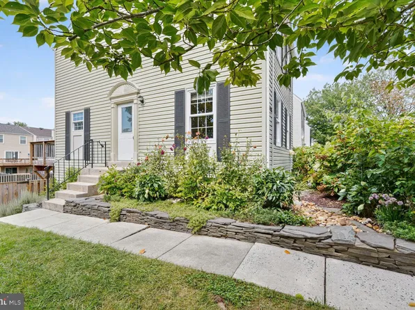 6513 Sunburst Way, Alexandria, VA 22315