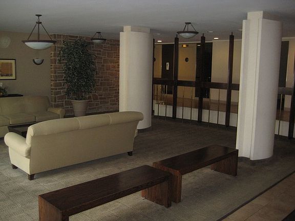 4th image of 172-70 Highland Ave #2U