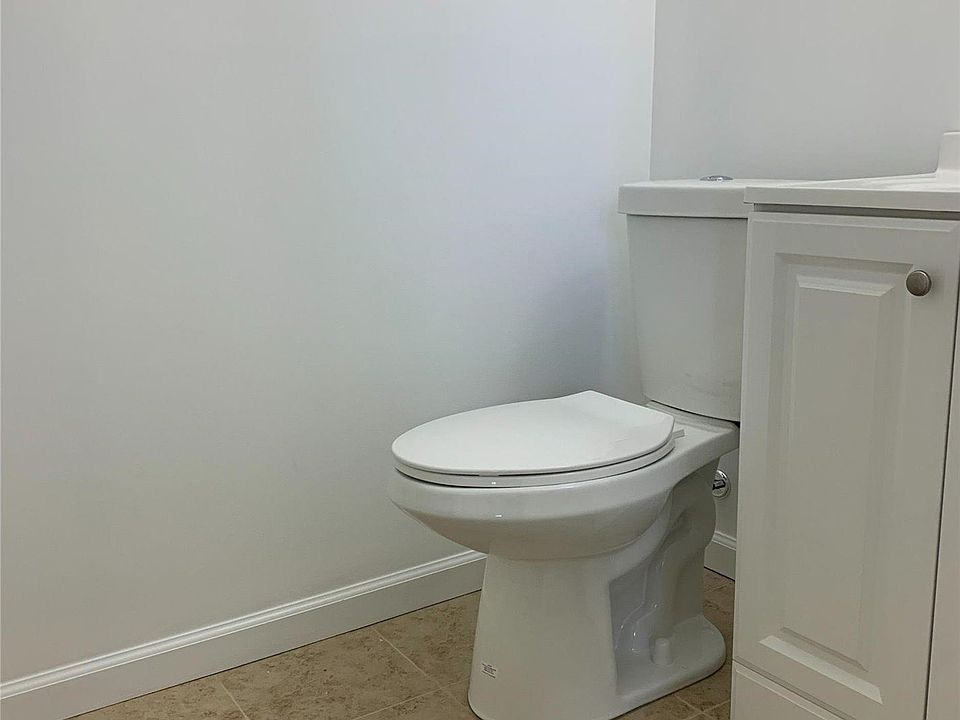 2nd image of 202 Jericho Tpke APT 2
