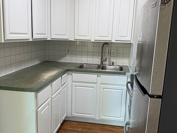 4th image of 11970 GREENWOOD Court