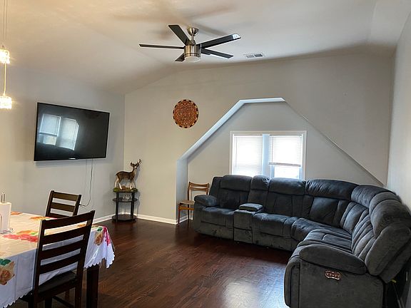 4th image of 1935 N Leamington Ave