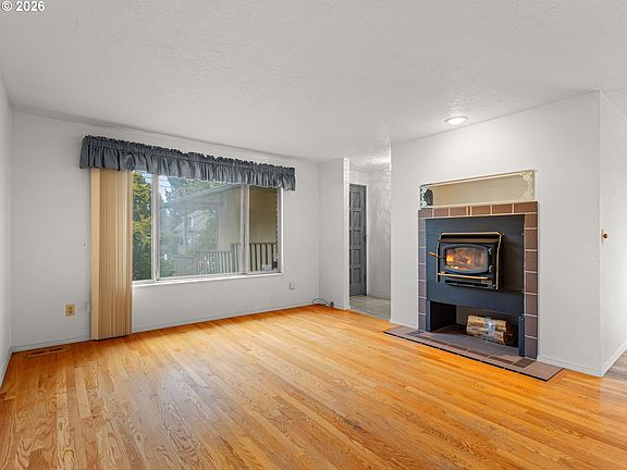 4th image of 322 S Nebraska St