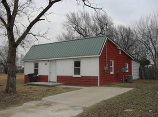 324 S 8th St, Arkansas City, KS 67005