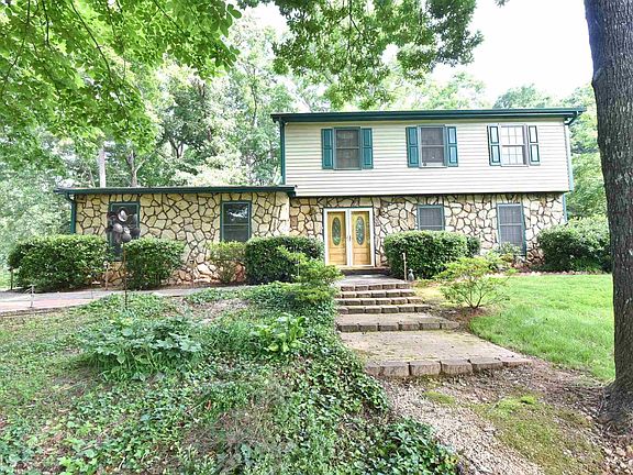 2nd image of 1455 Shelly Cir