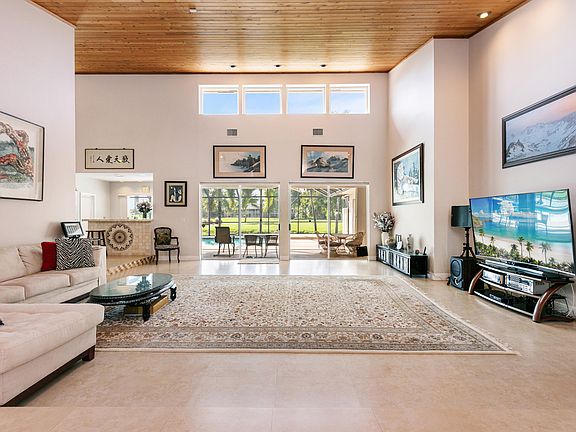 4th image of 8610 BANYAN Way