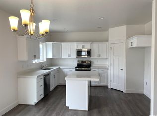 7206 N Clear Meadow Way, Eagle Mountain, UT 84005