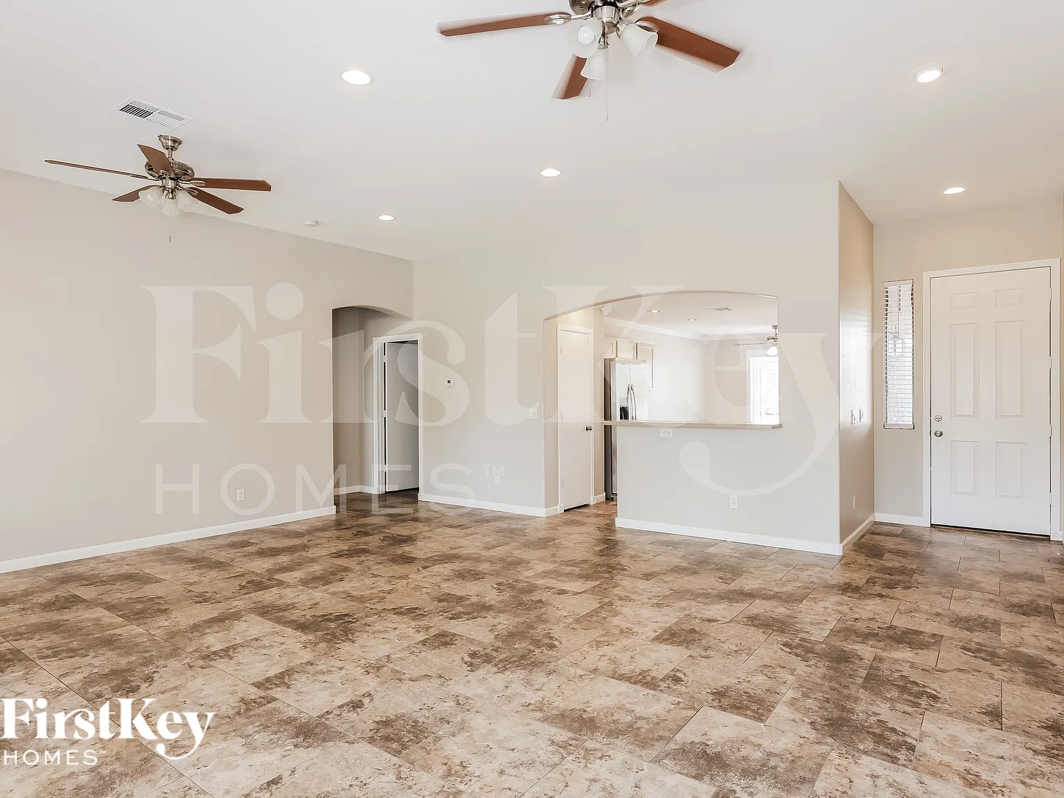 3 bed, 2.0 bath, 1551 sqft, $2,305 — Photo 3