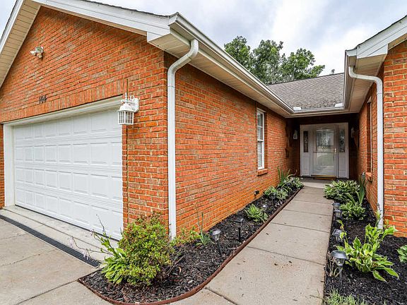 3rd image of 104 Hartford Village Way