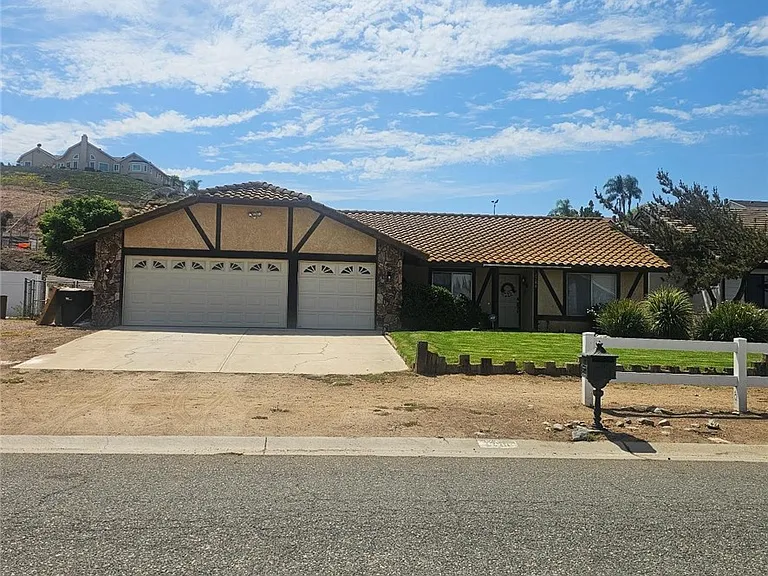 2280 Alhambra St — Photo 1