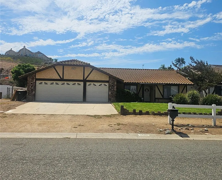 2280 Alhambra St