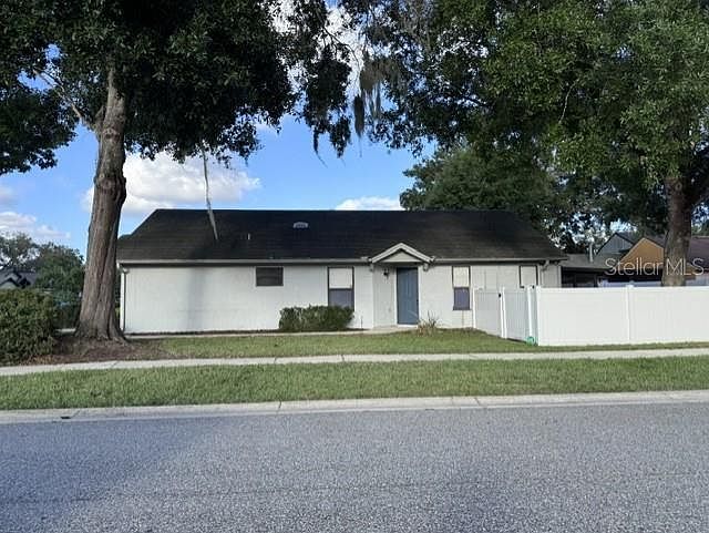 2nd image of 1214 Creekbottom Cir