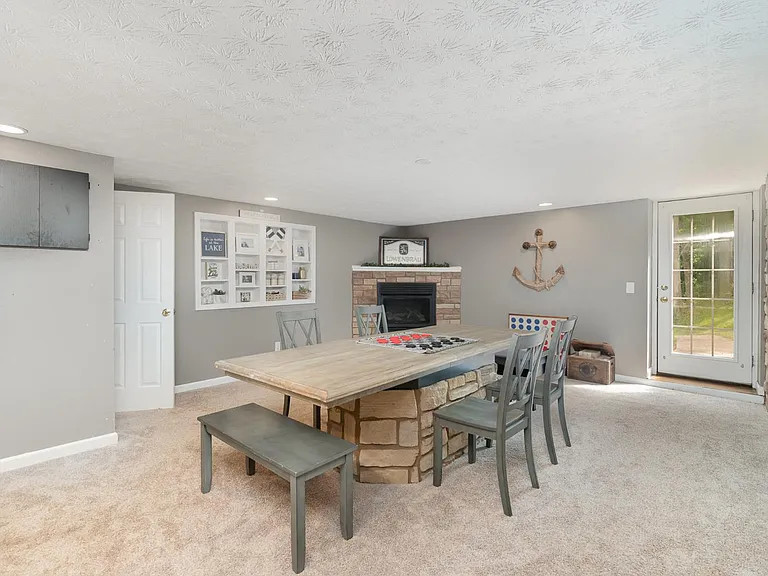 1753 Cove Cir E — Photo 21