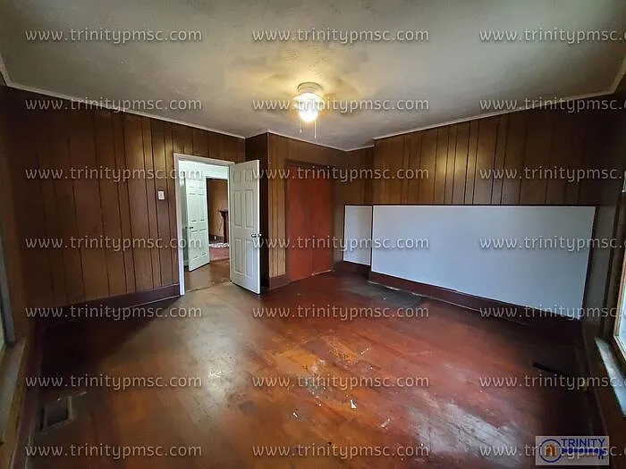 4 bed, 1.0 bath, $1,050 — Photo 4