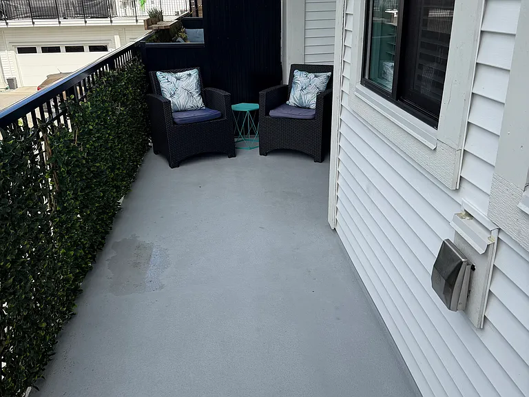 5945 176a St — Photo 15