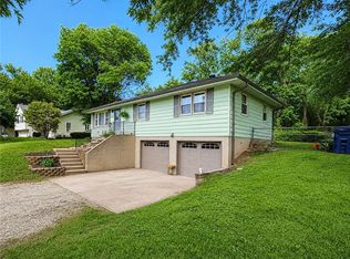 409 N 169th Hwy, Smithville, MO 64089