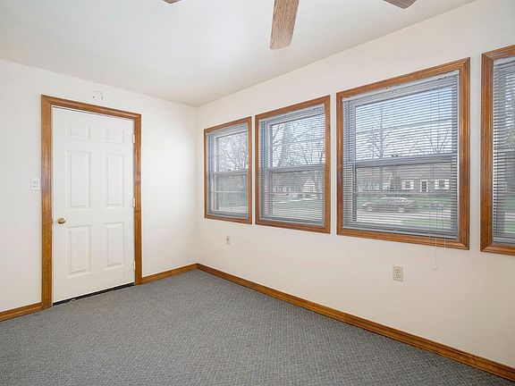 5th image of 2651 Parkwood Ave
