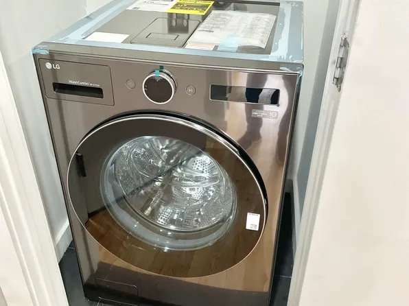 193 Sackett Street image 8 of 14