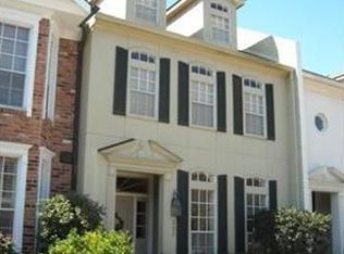 307 Rue Street Peter, Metairie, LA 70005