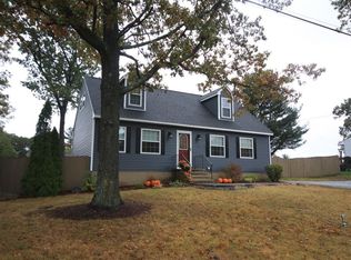 17 Dean St, Hudson, MA 01749