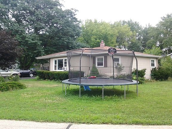 3rd image of W315 N Circle Dr