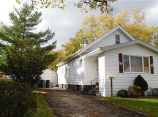 1004 90th St, Niagara Falls, NY 14304