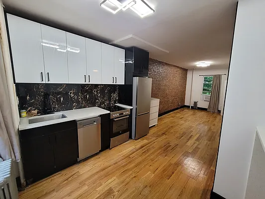 Rented by PL Realty | media 8