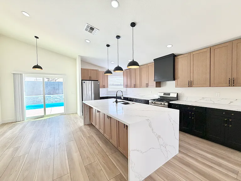 8221 Grassy Point Cir — Photo 23
