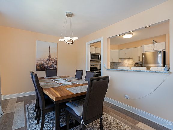 5th image of 100 E Lillian Ave APT 2D