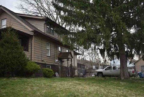 2nd image of 237 Watson St